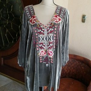 JOHNNY WAS NINDI EMBROIDERED VELVET TOP SIZE L